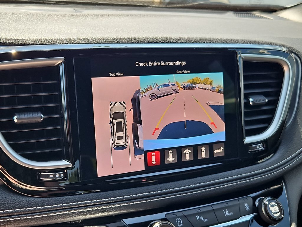 2026 Chrysler Pacifica Select - Photo 19