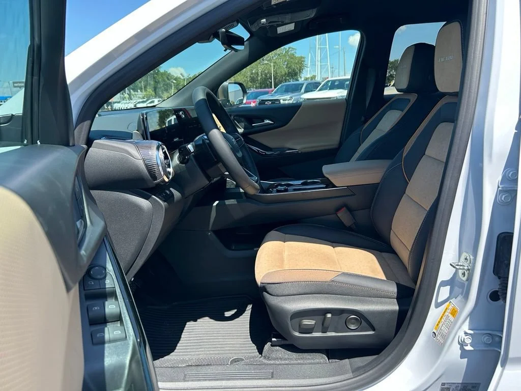 New 2027 Polar White Tricoat Chevrolet ACTIV image 15