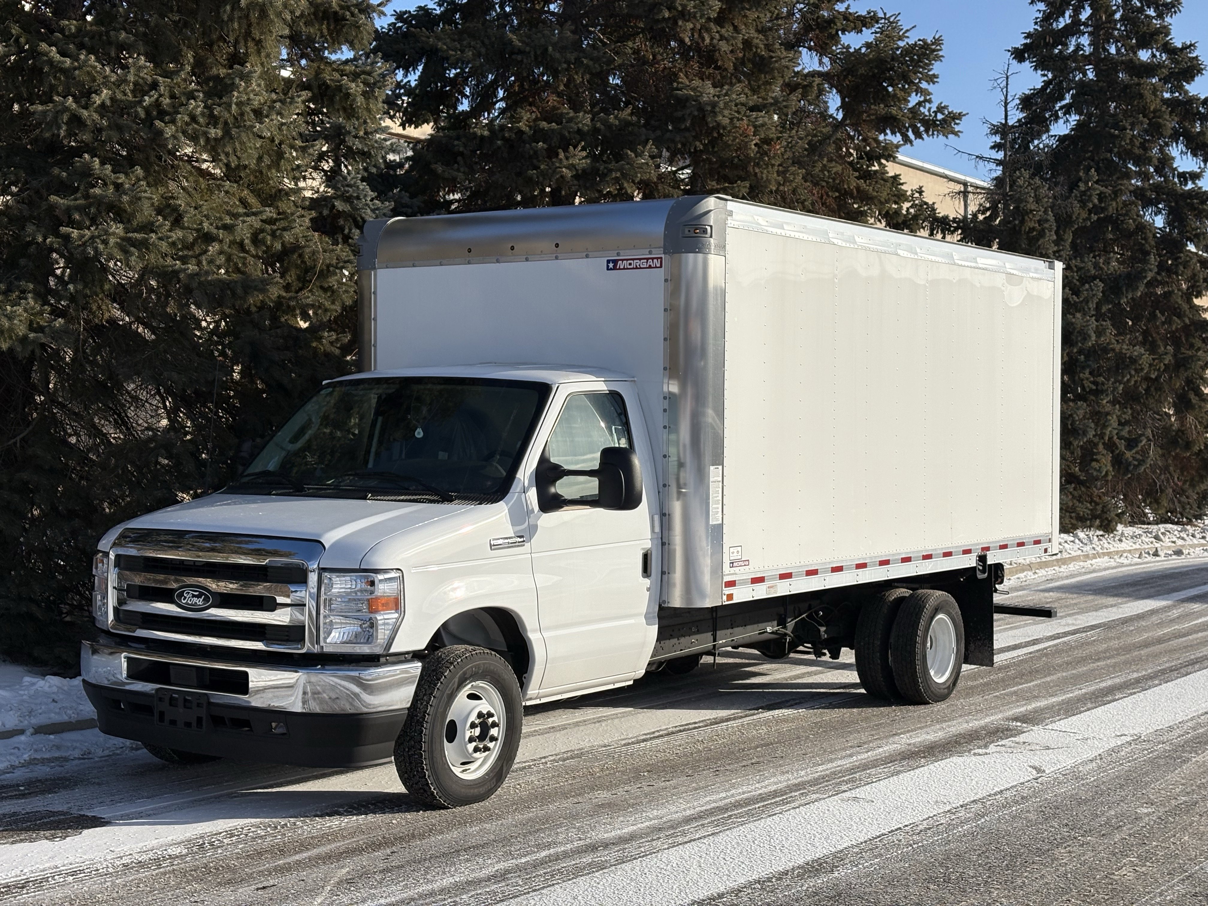 2026 Ford E-Series DRW E-450 Super Duty 158 in WB's photo