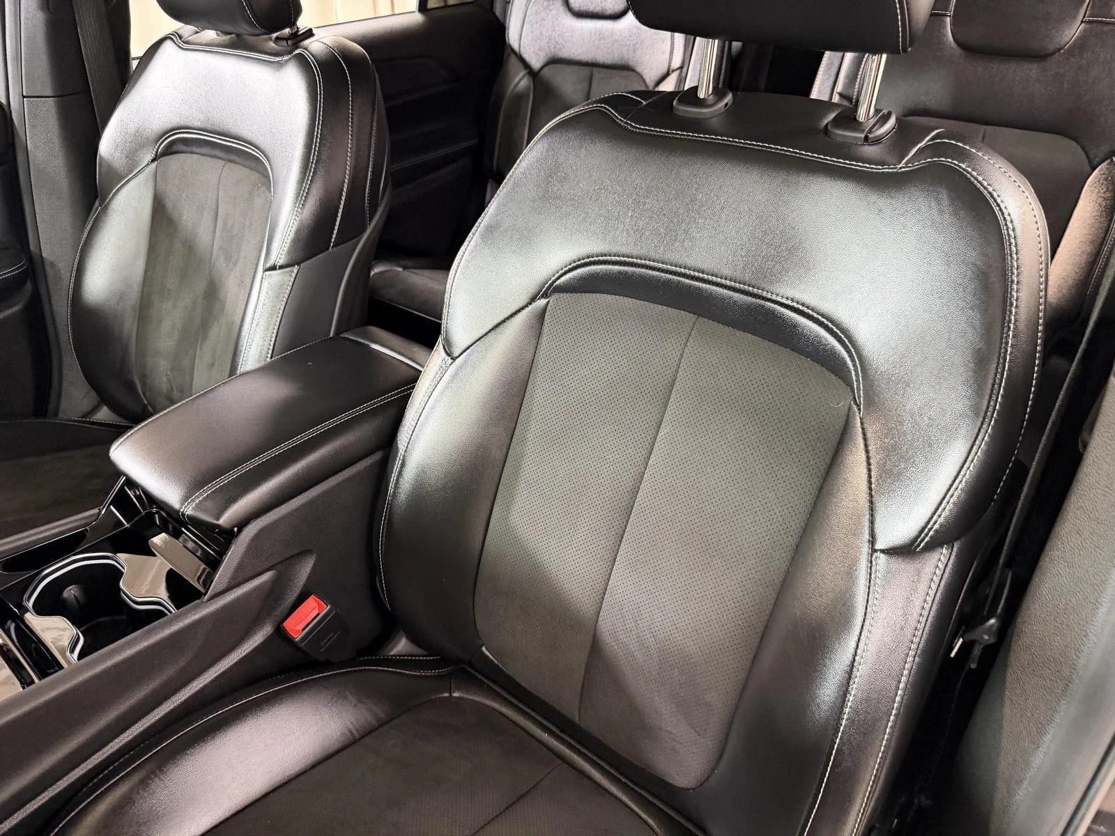 Used 2023 Baltic Gray Metallic Clearcoat Jeep Altitude image 27
