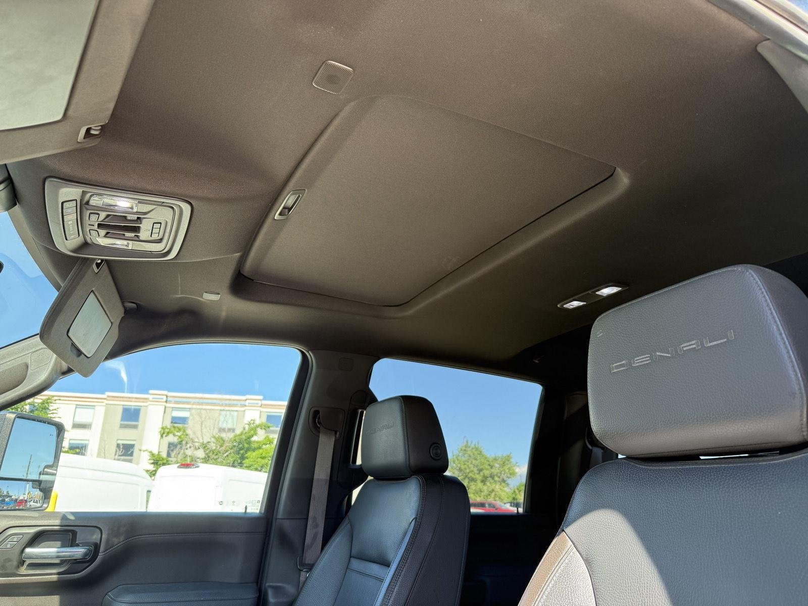 Used 2022 Pacific Blue Metallic GMC Denali image 9