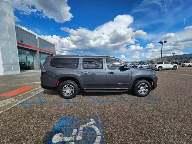 Used 2023 Gray Metallic Jeep Base image 4