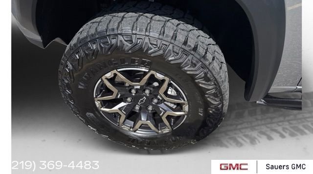 2025 Chevrolet Colorado ZR2 - Photo 28