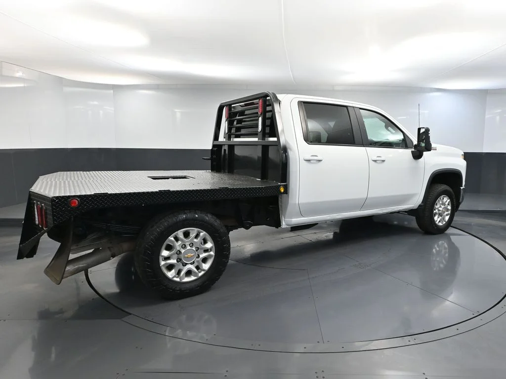 Used 2023 White Chevrolet LT image 6