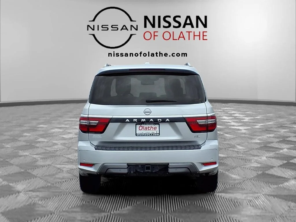 Used 2024 Silver Nissan SL image 30
