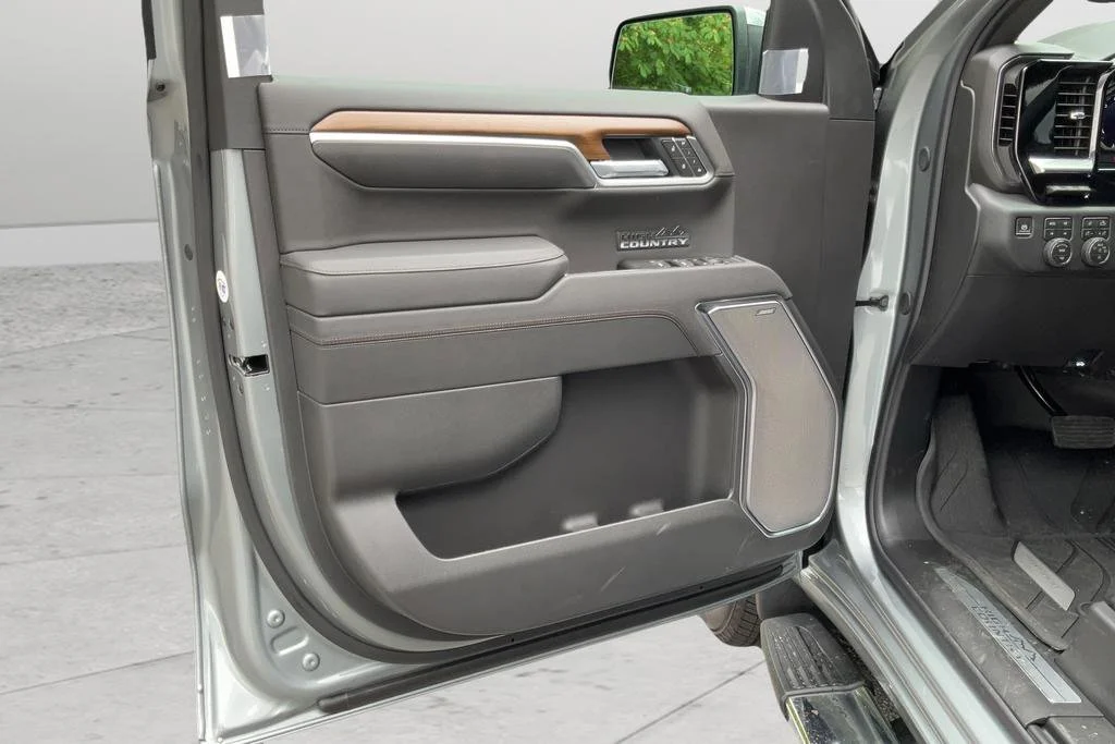 New 2026 Chevrolet Silverado 1500 High Country 4D Crew Cab