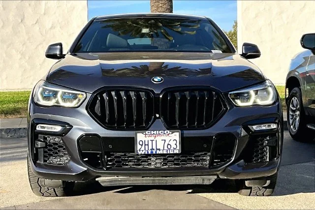 Used 2020 Gray Metallic BMW M50i image 3