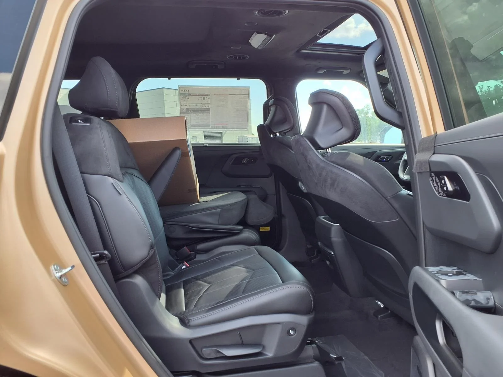 New 2027 Terrain Brown Matte Kia X-Pro SX Prestige image 15