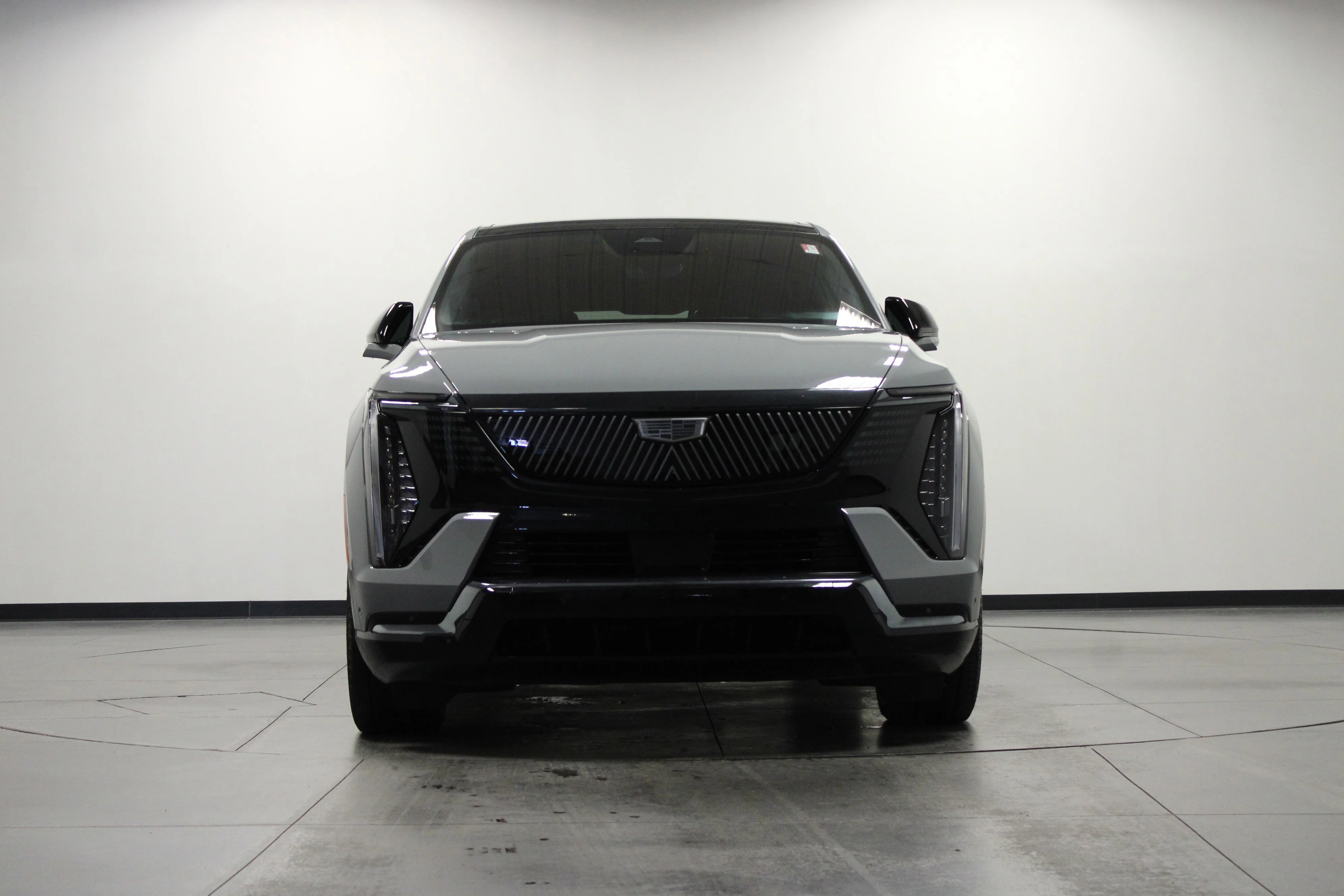 Used 2026 Luna Metallic Cadillac Sport image 9