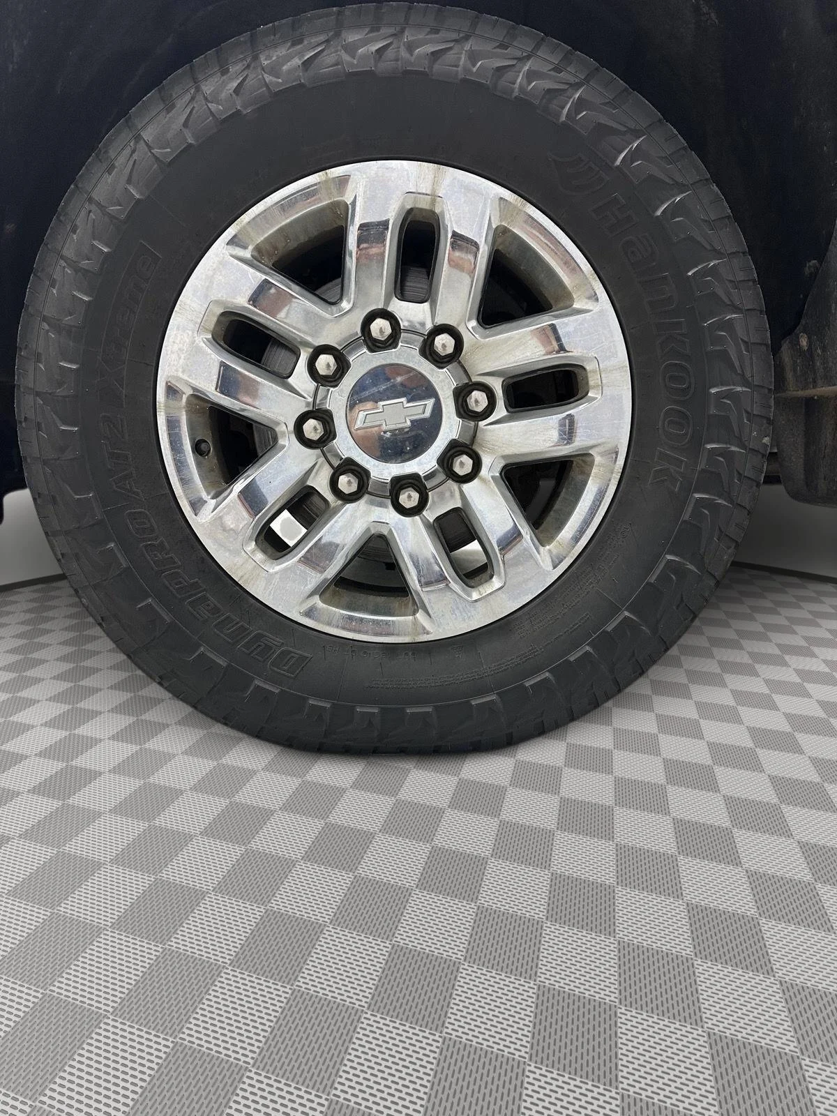 Used 2017 GRAPHITE METALLIC Chevrolet LTZ image 25