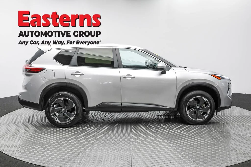 Used 2024 Silver Nissan SV image 4