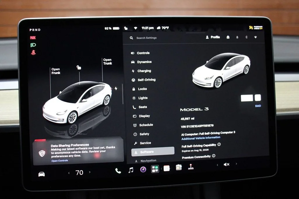 Used 2023 Pearl White Multi-Coat Tesla Base image 27