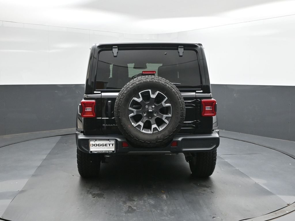 New 2026 Black Clear-Coat Exterior Paint Jeep Sahara image 5