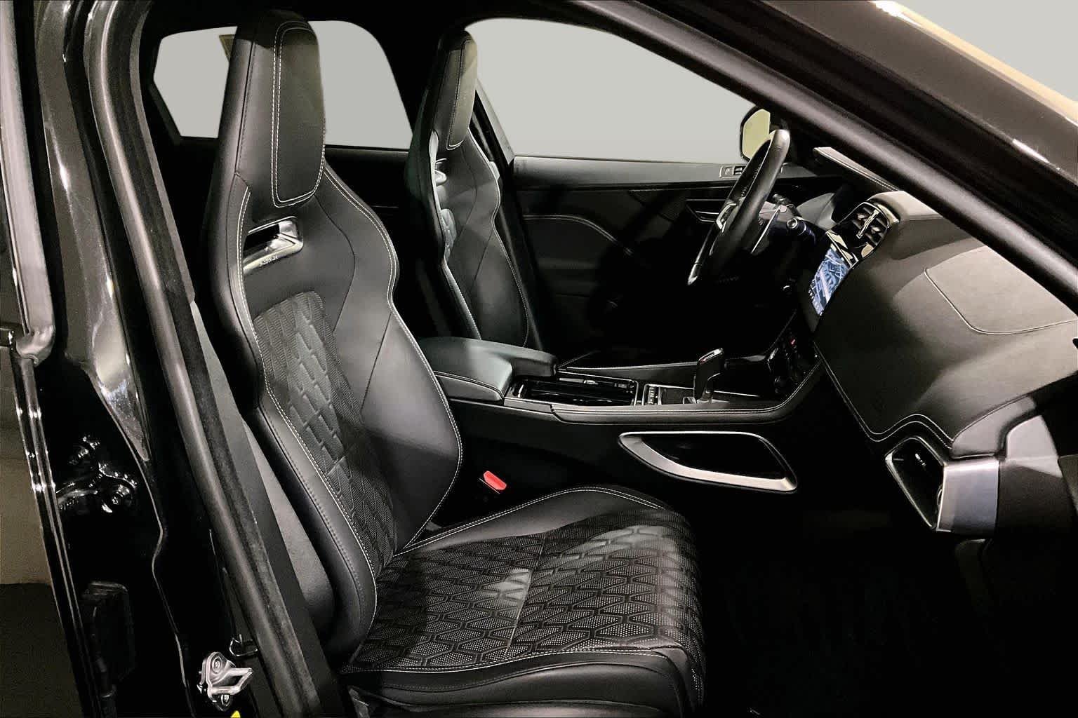 Used 2020 BLACK Jaguar SVR image 7