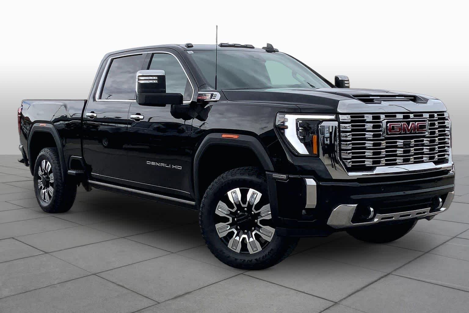 Used 2025 Onyx Black GMC Denali image 3