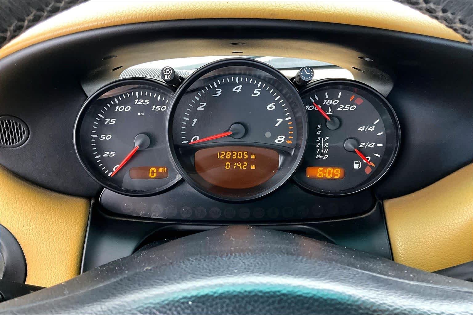 Used 2001  Porsche  image 18