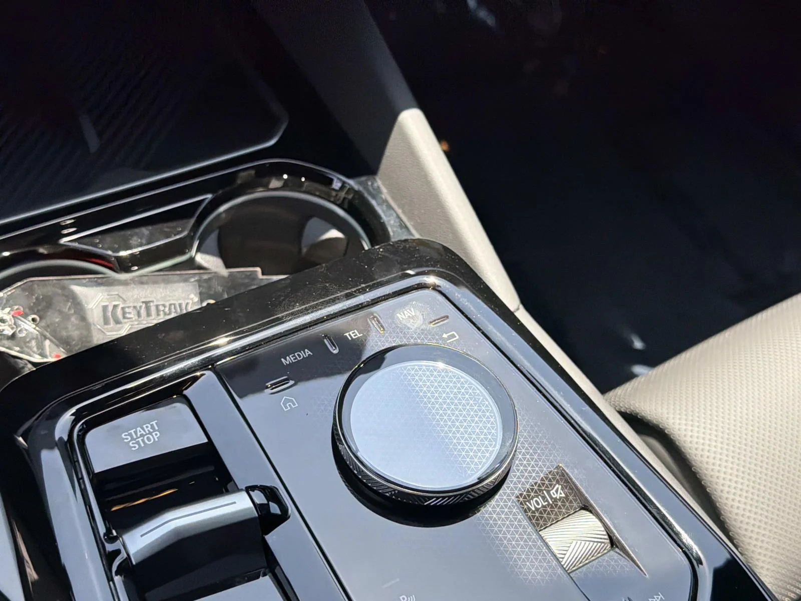 New 2026 Oxide Grey Metallic BMW M60 image 24
