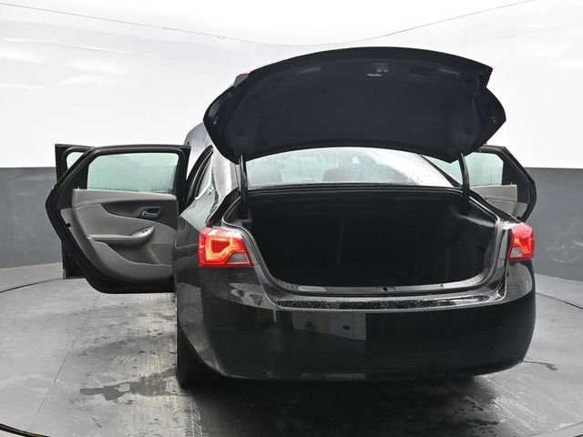 Used 2017 Black Chevrolet LS image 43