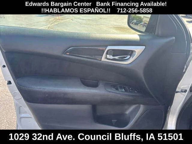 Used 2015 Silver Nissan SV image 12
