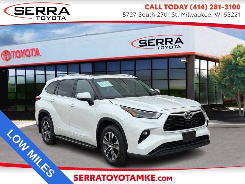 Used 2023 Pearl Toyota XLE image 1