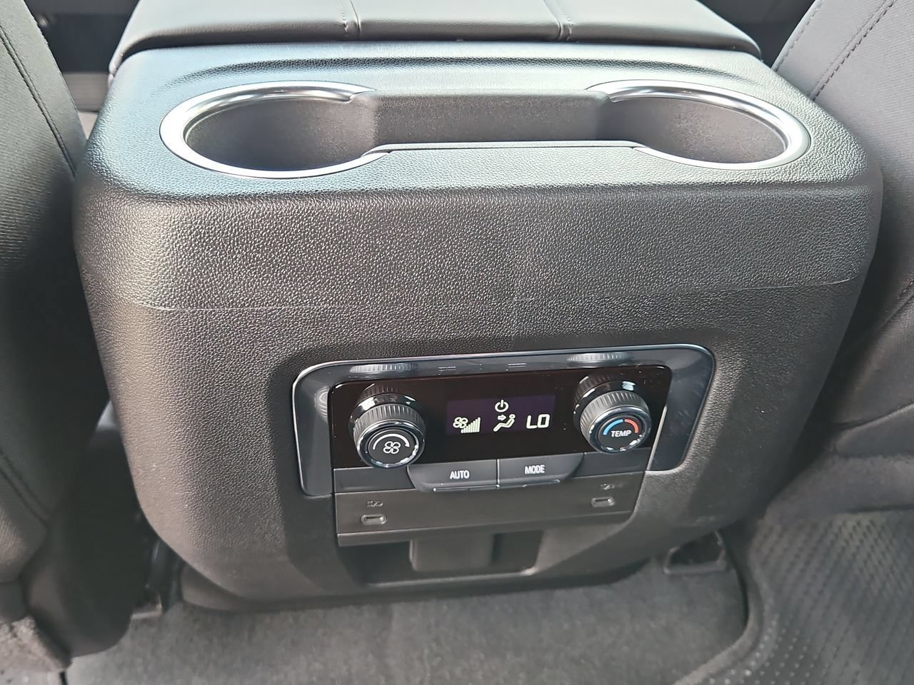 2026 Chevrolet Suburban LS - Photo 21