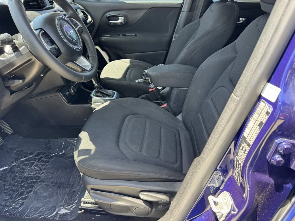 Certified Used 2019 Jetset Blue Clearcoat Jeep Latitude image 14