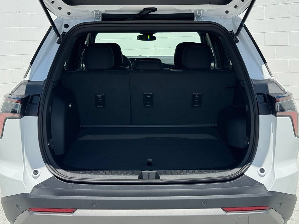 New 2026 Summit White Chevrolet LT image 15