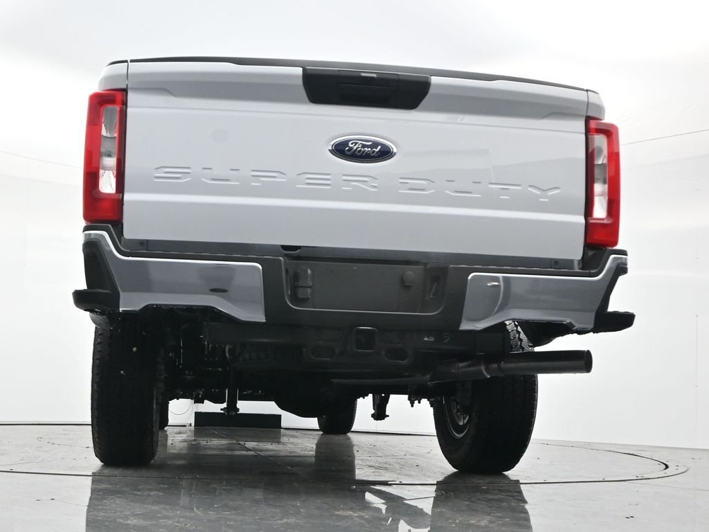 New 2026 Oxford White Ford F-250® XLT image 47