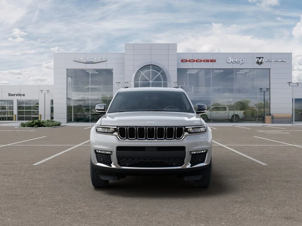 New 2025 Silver Zynith Exterior Paint Jeep Limited image 7