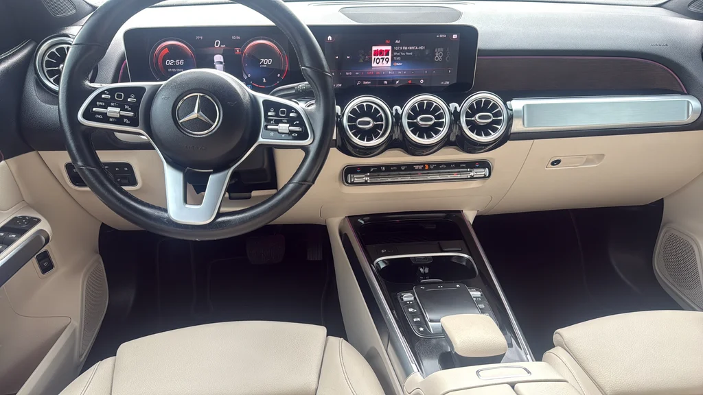 Used 2021 Red Mercedes-Benz GLB 250 image 12