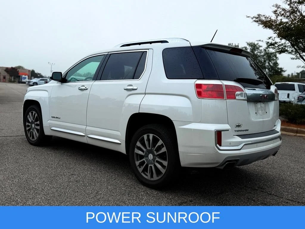 Used 2017 WHITE FROST TRICOAT GMC Denali image 9