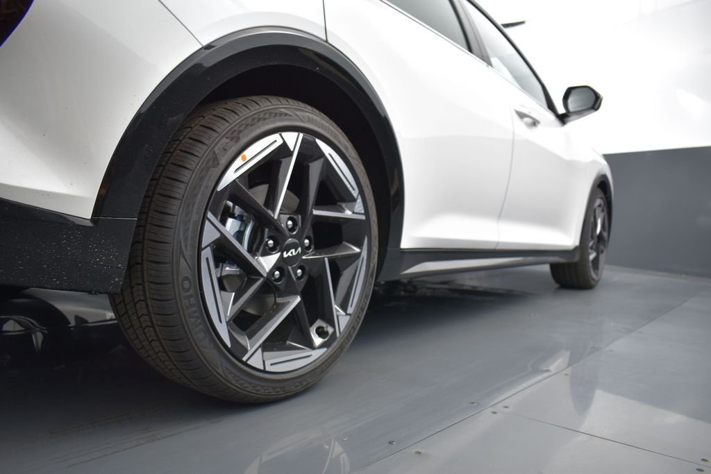 New 2026 Snow White Pearl Kia GT-Line image 21