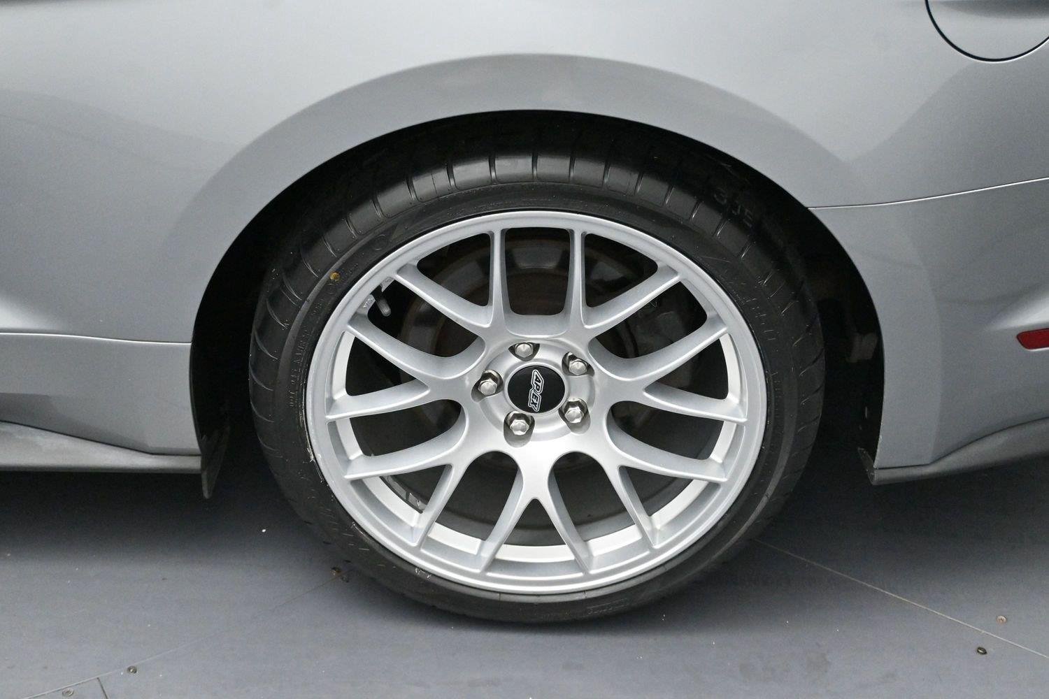 Used 2020 Iconic Silver Ford GT image 28