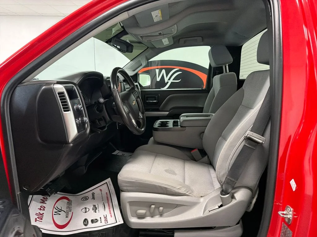 Used 2018 Red Chevrolet LT image 9