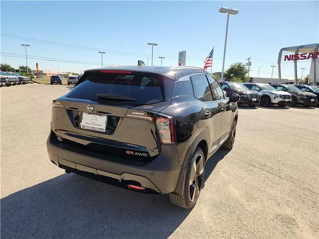 New 2026 KH3 Super Blac Nissan SR All-Wheel Drive image 3