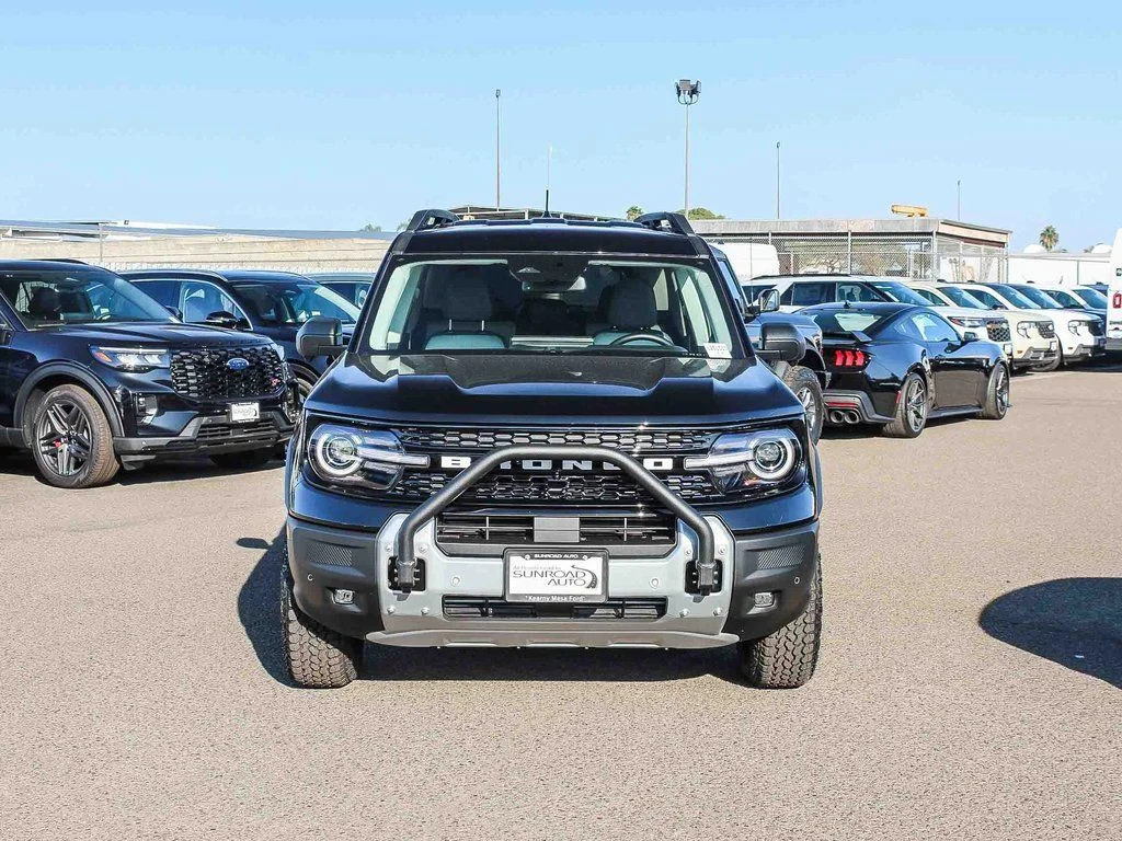 New 2025 Black Ford Badlands image 2