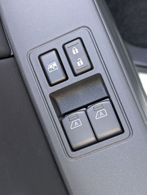 New 2026 Glacier White Nissan King Cab® S image 19