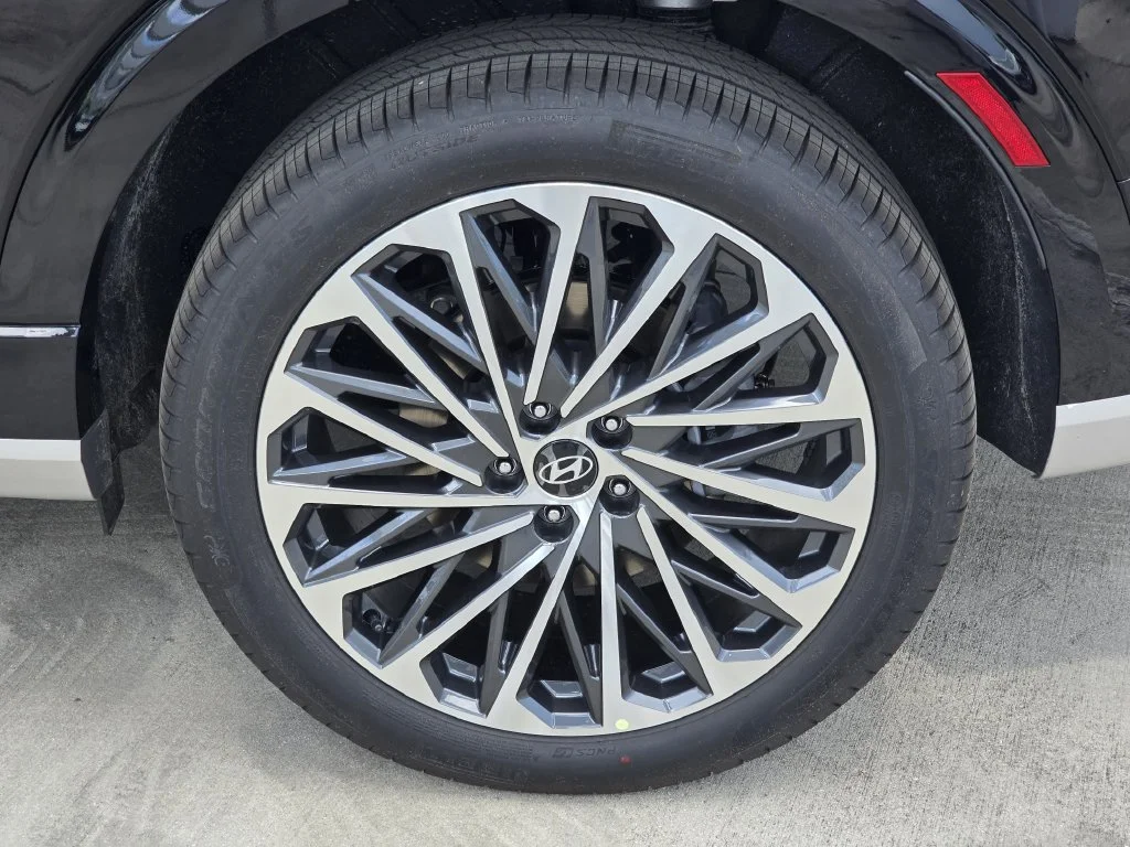 New 2027 Black Hyundai SEL image 5