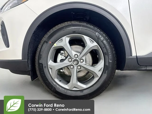 New 2026 Star White Metallic Tri-coat Ford ST-Line image 31