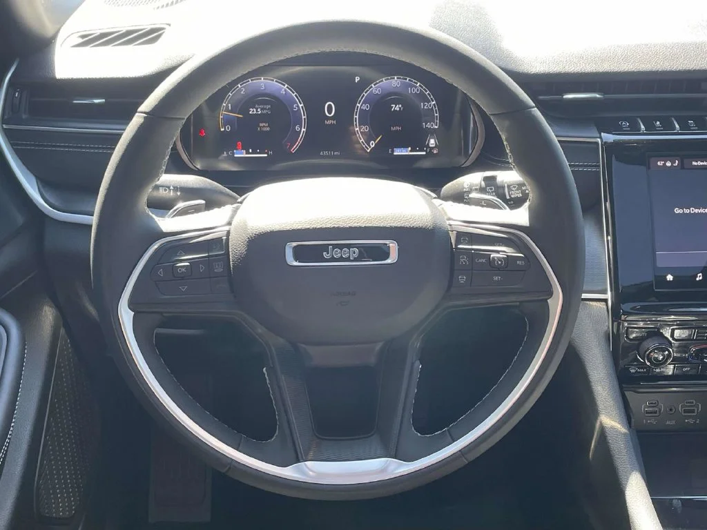 Used 2024 Silver Jeep Altitude X image 20