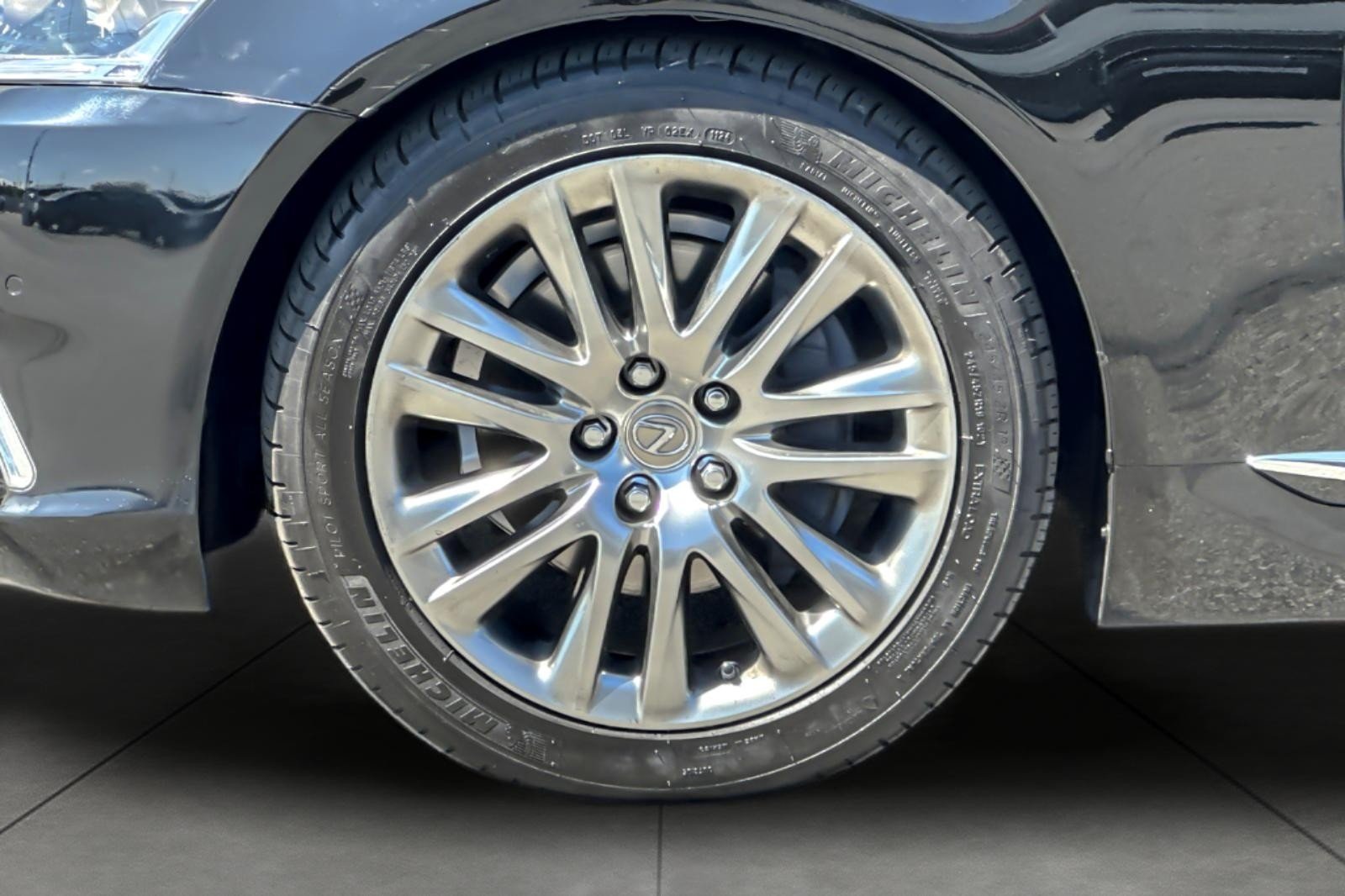 Used 2016 BLACK Lexus  image 25