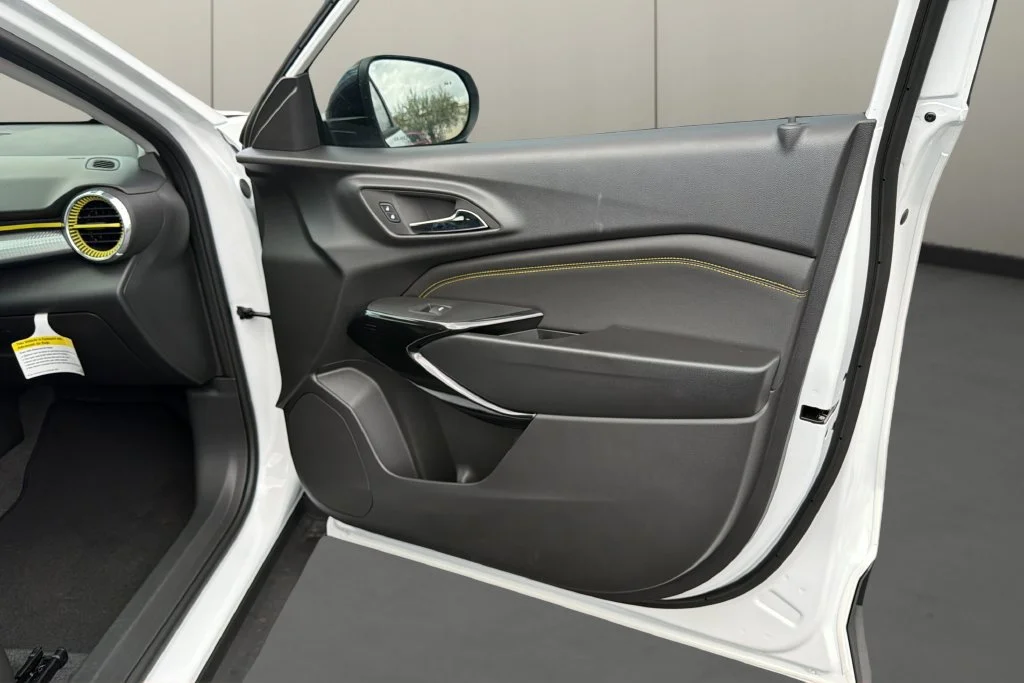 New 2026 Summit White Chevrolet LT image 17