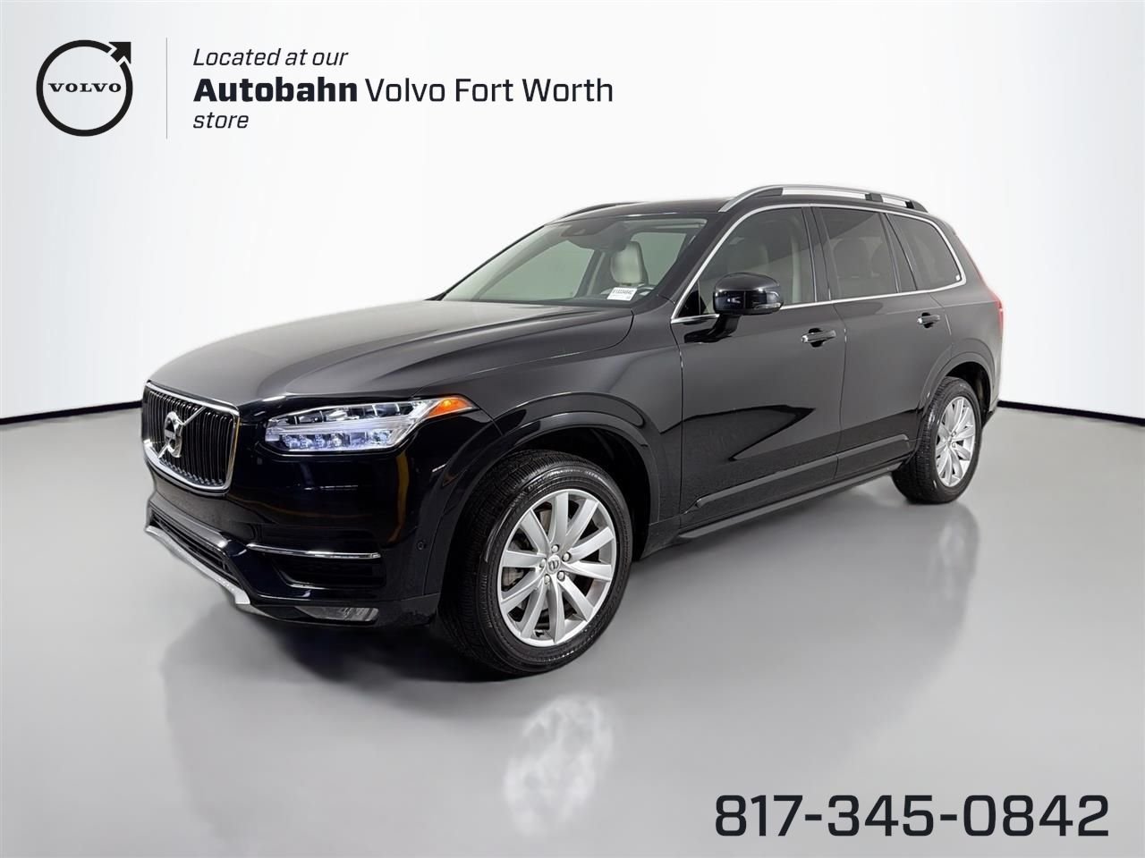 2017 Volvo XC90 T6 AWD Momentum's photo