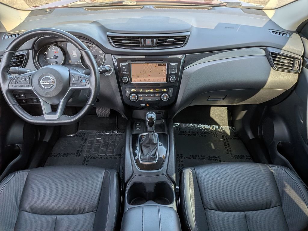 Used 2022 Red Nissan SL image 27