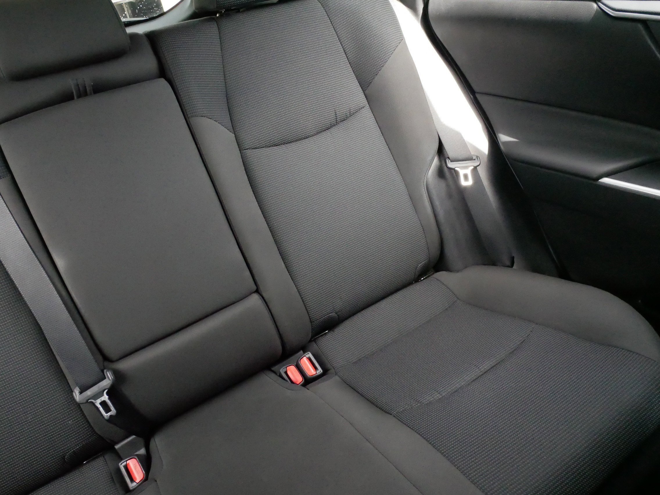 2025 Toyota RAV4 LE - Photo 14