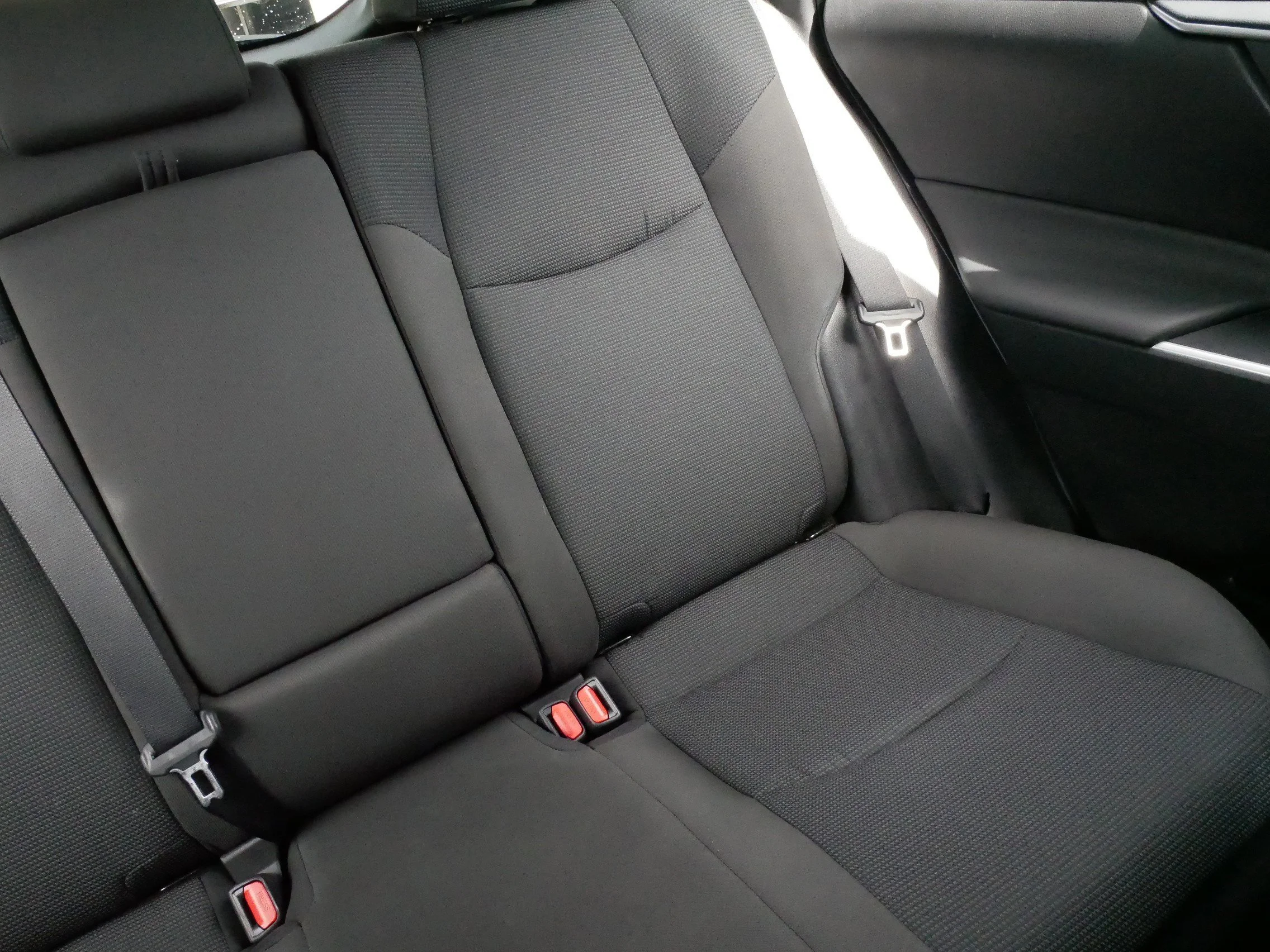 2025 Toyota RAV4 LE - Photo 14
