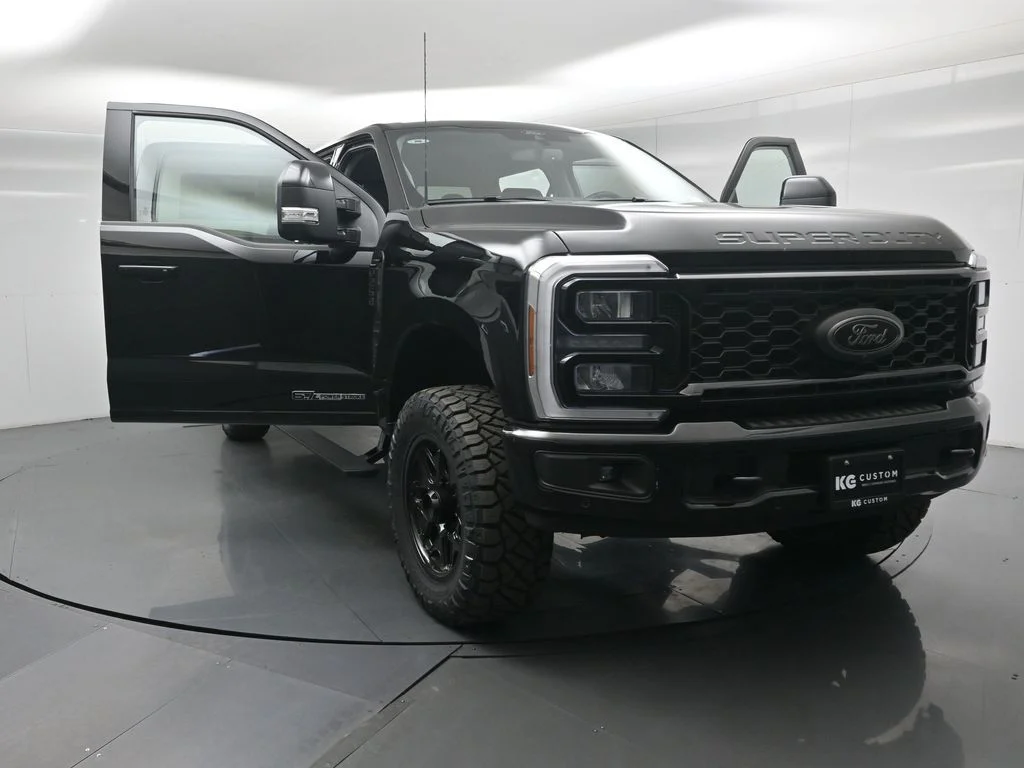 New 2026 Agate Black Metallic Ford Lariat image 31