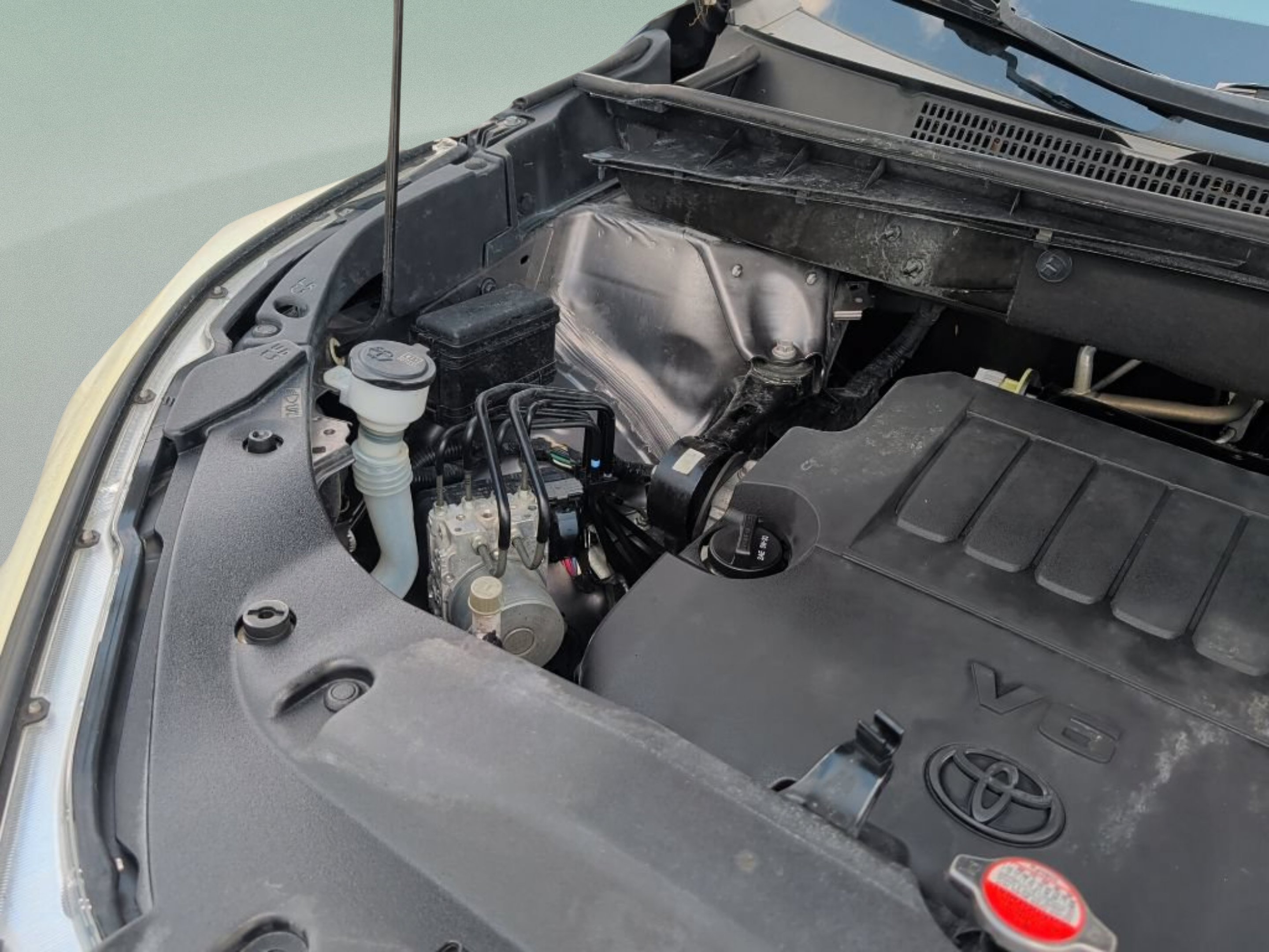 Used 2016 Predawn Gray Mica Toyota XLE image 13