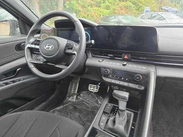 Certified Used 2025 Red Hyundai SEL Sport image 11