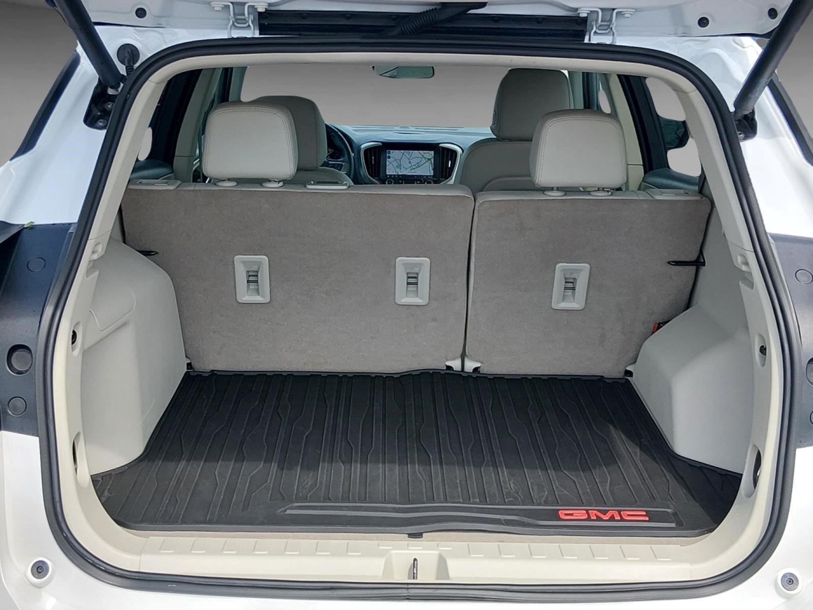 Used 2024 White Frost Tricoat GMC Denali image 20